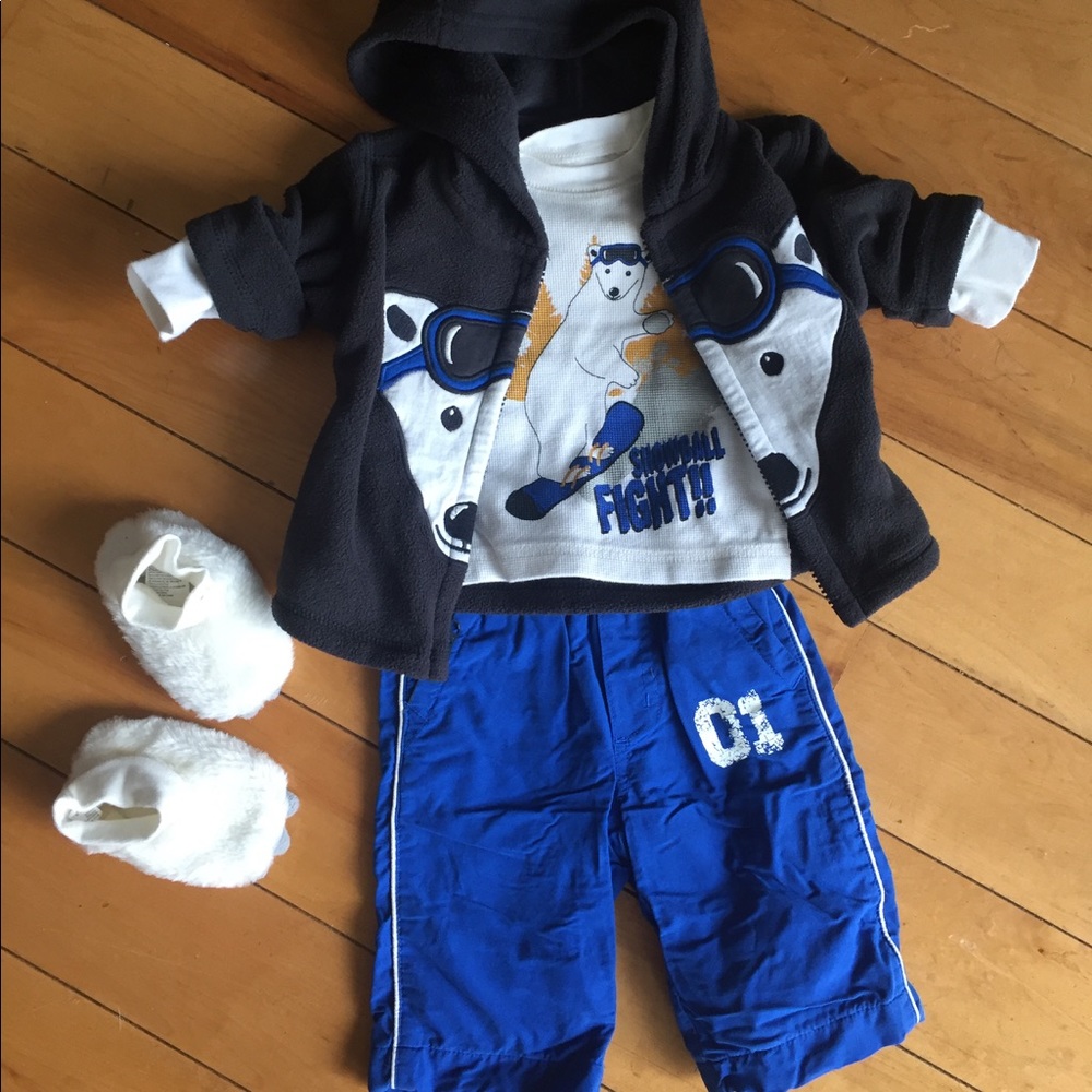 Boys Gymboree outfit.  Size 3-6 months.